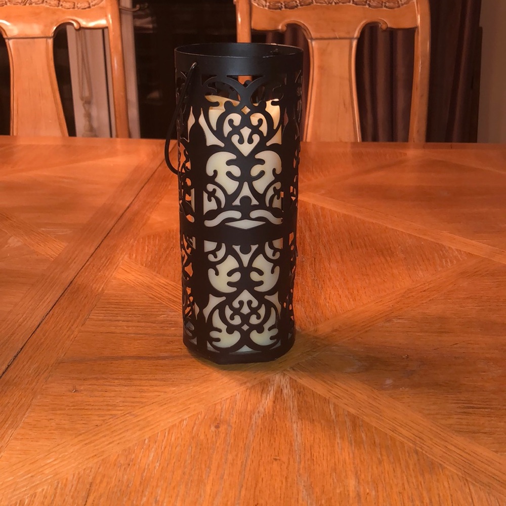 Battery operated candle - Picture 1 of 2